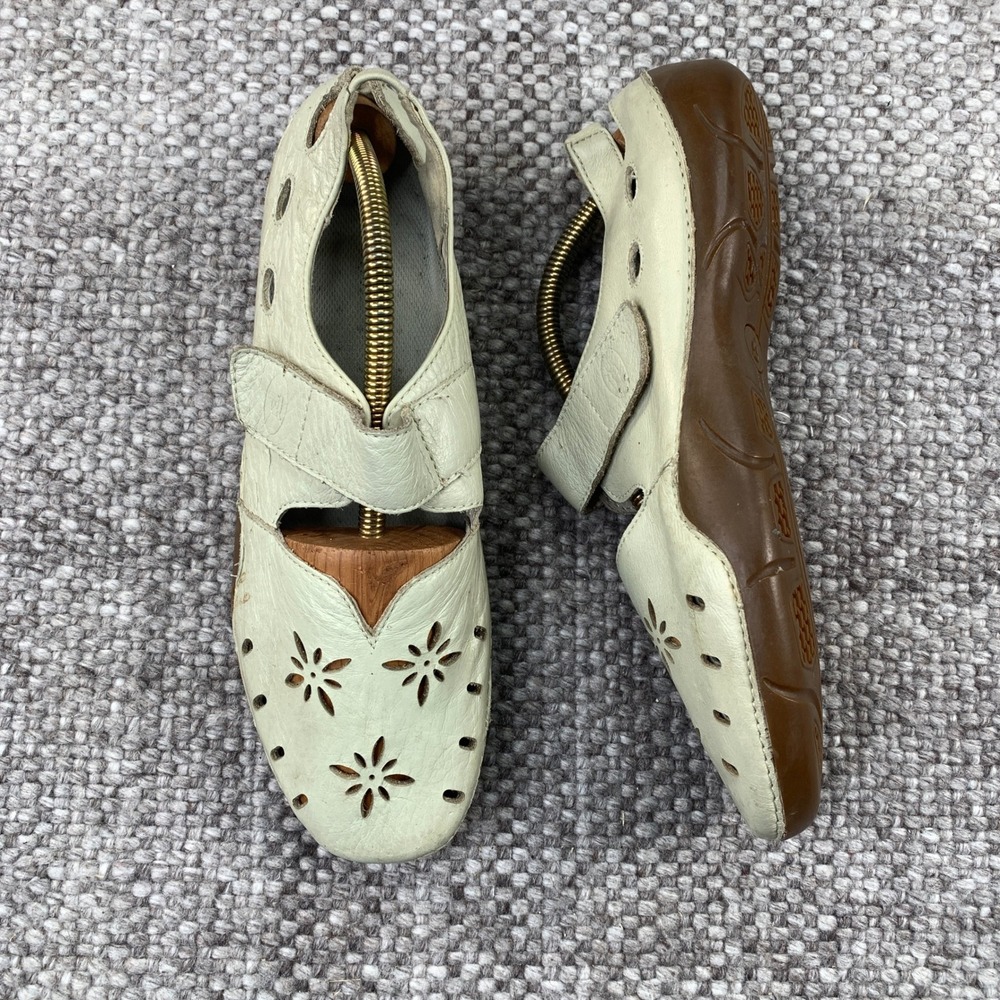 Propet Mary Jane Shoes Womens 9 Cream Leather Floral Perforated W07104